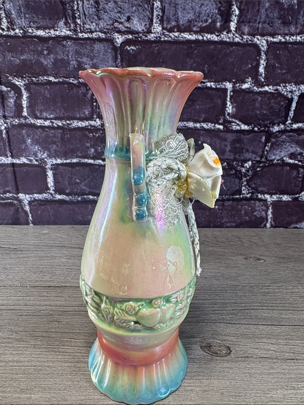 N/A elegant iridescent